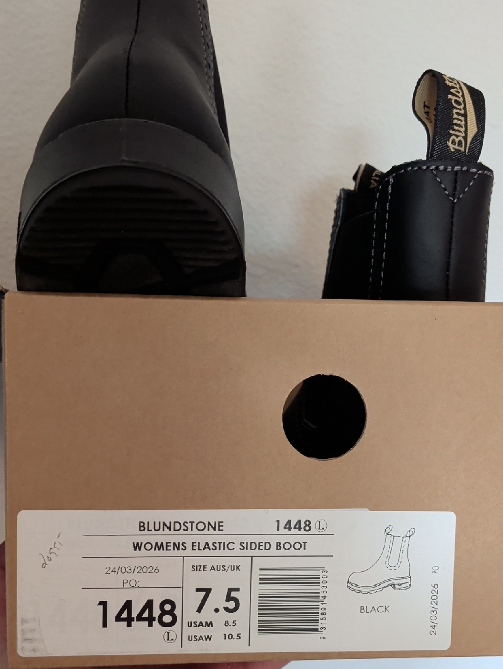 NWT Blundstone 1448 Black Chelsea Slip-On Boots